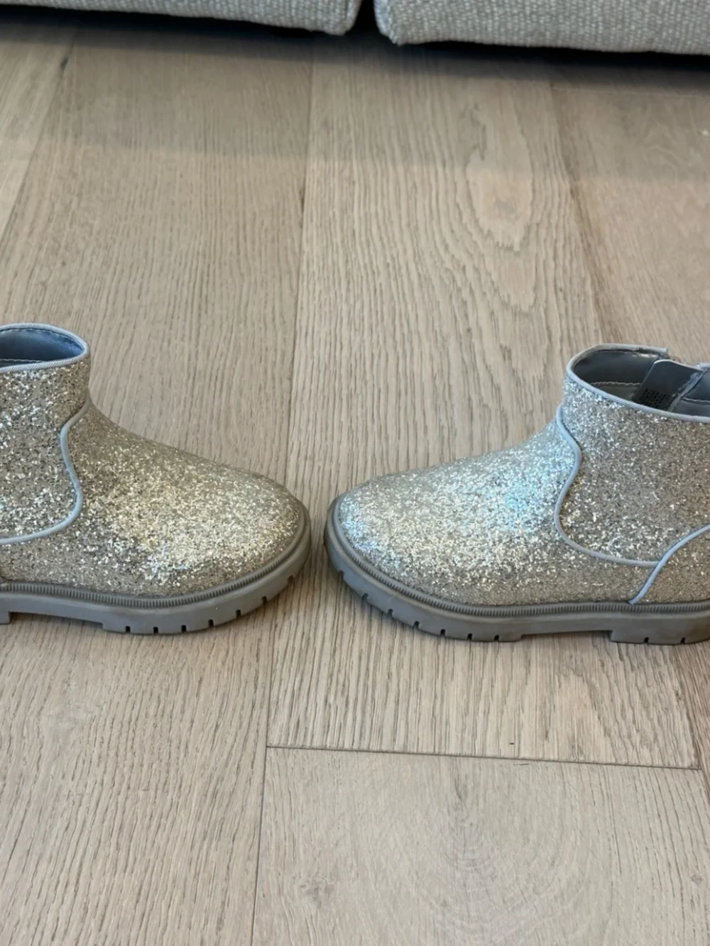 Cat & Jack Flora Chelsea Boots Silver Glitter Size 11T EUC